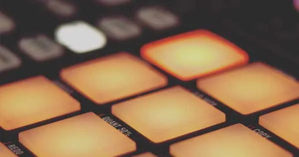 Native Instruments' Maschine controller.