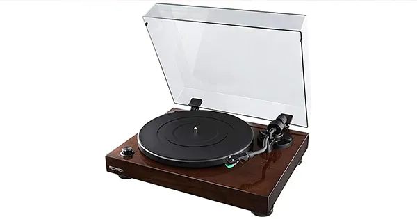An image of Fluance's RT81 Turntable.