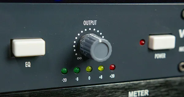 An image of the WA73-EQ's Output knob.