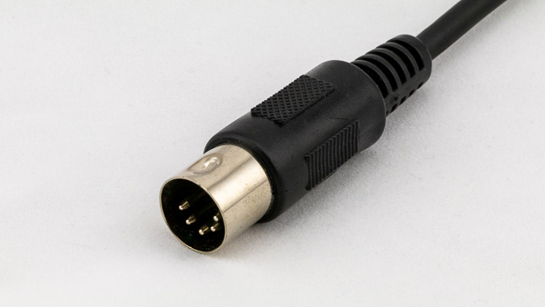 An image of a male MIDI connector.